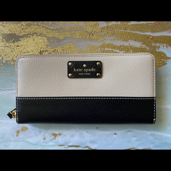 Kate Spade Wallet - Picture 2 of 2